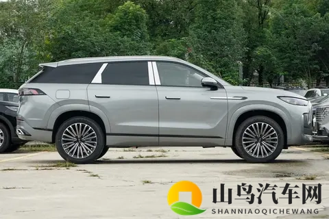 8万、13万、18万！三款闭眼入的SUV，动力猛油耗低家用自驾都完美-3