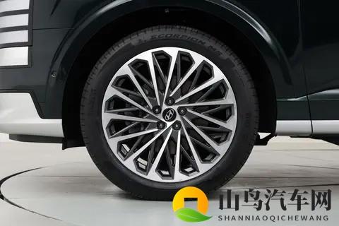 新款帕里斯帝上市:25T混动系统,进口SUV,这车会火?-1