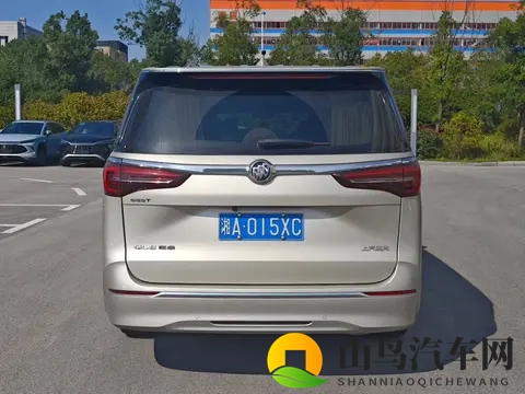 18万多拿下别克GL8陆尊,2022年一手准新车,宜商宜家好选择-3