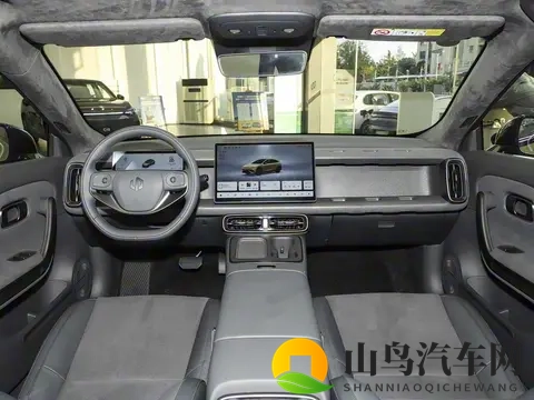 零跑造了台“红米YU7”，1058万起，造型拉风，不给油车留活路？-3