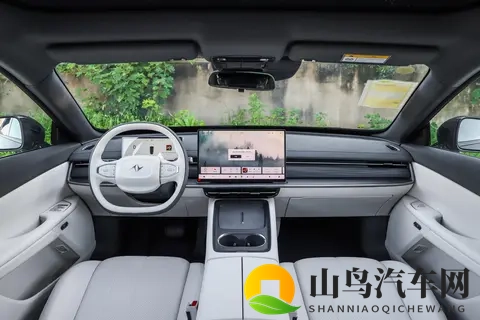 eπ007 + 全系激光雷达+8295芯片,1499 万起预售价能否掀热潮?-1