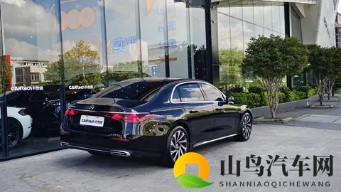 一手准新“行政座驾”！25款奔驰E300L，8千公里，气场不输S级-3