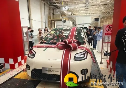 京东第一辆车长沙下线，53秒造一辆+99秒换电，898万起？-2