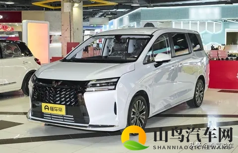 五菱星光730要来了，MPV市场要变天了吗？-1