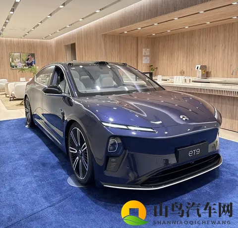 告别停车烦恼:盘点那些让你“一健泊车”的智能汽车-1