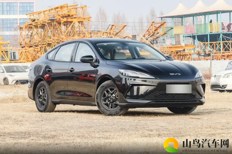 26款这车：128公里纯电续航，以实用为主？-1