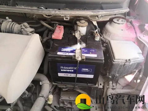 开了3年车,才知道汽车换电瓶要注意这两个数据,否则不耐用!-2