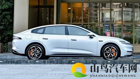 深蓝L06预售,13.99万起,搭载超跑级悬挂系统-1