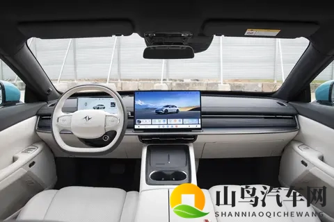 东风奕派 eπ007 + 纯电 565 版:智美轿跑的均衡出行体验-2