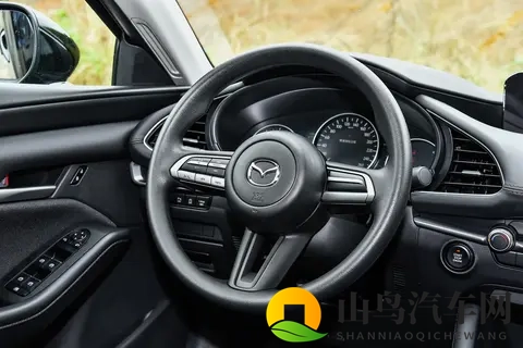 2025 款马自达 3 昂克赛拉选车指南:动力、配置与性价比全解析-2