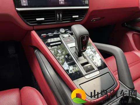 一手保时捷Cayenne：三年车龄，558万，奶爸的豪华之选？-2