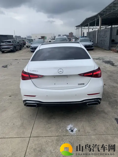 22款奔驰C级，表显45万公里，20多万圆你奔驰梦？-3