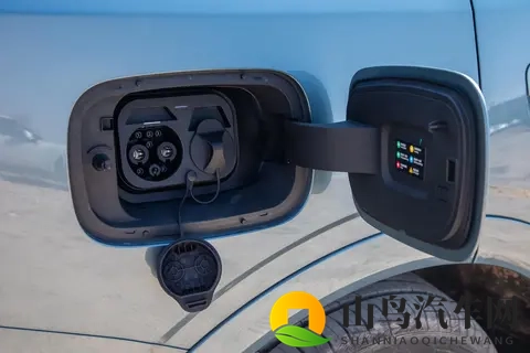 15万级中型SUV，全家一起评车，带全家体验捷途山海L7 PLUS-3