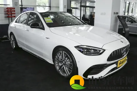 26款奔驰C43 AMG 4MATIC上市,价格下探、配置调整背后的逻辑-1