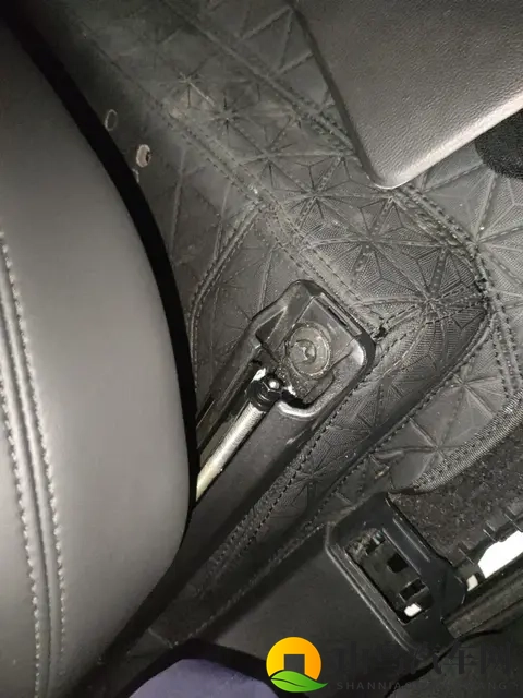 准新一手路虎揽运:28万公里,698万体验陆地头等舱?-3