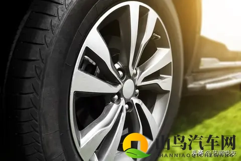 轮胎压着25，我却在高速上冒冷汗！老司机：这3个误区很危险！-3