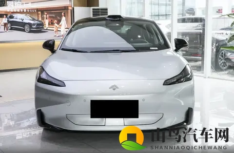 有亮点但不多，广汽昊铂GT推出新车型，提高销量恐怕有点难-3