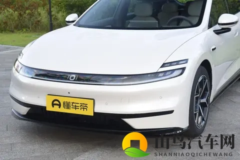 1199 万起售，激光雷达+800V 平台，这款纯电家轿值得一看-3