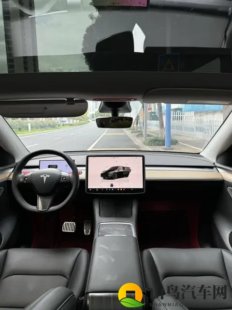 17万多拿下特斯拉Model Y，代步家用真香？-3