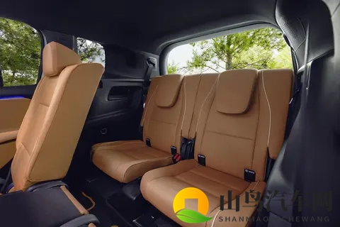 全新一代奔驰GLB内饰官图发布,三联屏+星空顶,5_7座都有-1