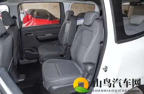 一文看懂新宏光！300公里续航对比81千瓦动力，2850mm轴距空间大-3