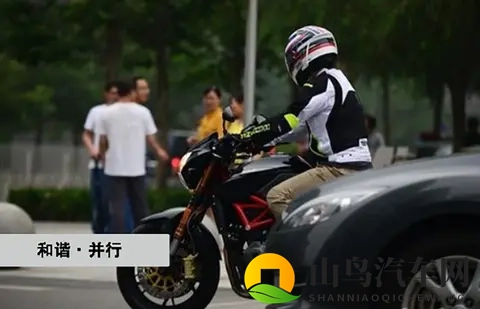 摩托车究竟能不能走非机动车道,参考汽车分析会得出什么结论呢?-1