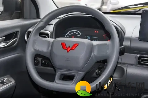 整成了“帅小伙”的模样，五菱神车还有人爱吗？或许价格仍是秘籍-3