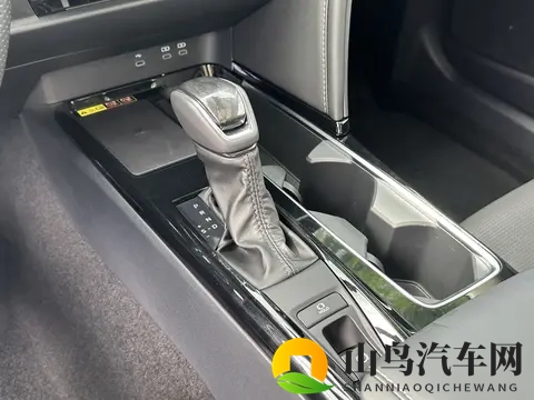 15万多拿下准新凯美瑞双擎，享受越级质感座驾-2