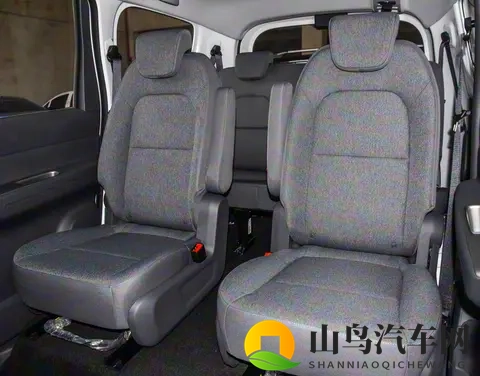 新款五菱宏光家族上市，还能再续“神车”传奇吗？-3