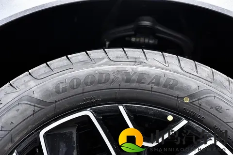 阿维塔07 2026款来了，入门即满配，20万买头等舱-3