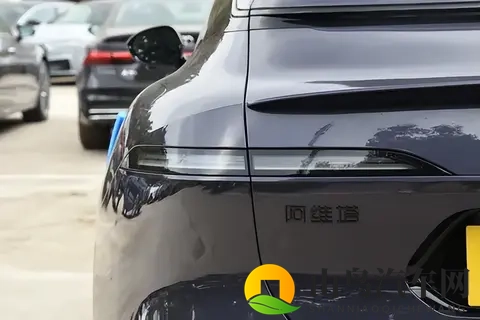 年轻人喜欢的豪华SUV！颜值、安全和智能上都超预期，这款车如何-2