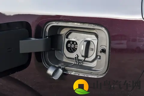 768 万起！星光 730：这台真 7 座 MPV，到底能不能让全家人都满意？-1