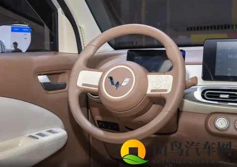 宏光MINIEV四门版448万起,745L大空间,后排应急,丐版性价比高-2