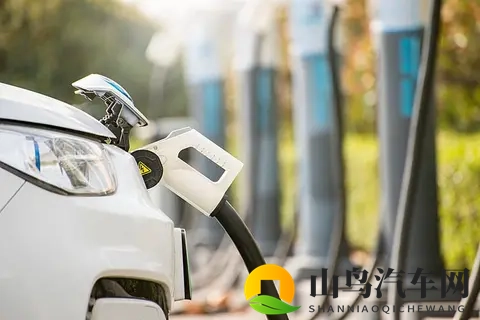 2032年电动汽车半导体市场达到574亿美元-1