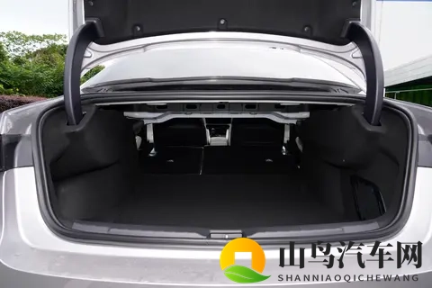 10万级运动轿车怎么选？看这款：第三代领克 03-2