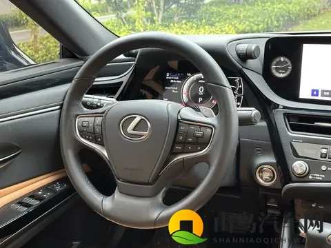 欧美多毛男Gay又粗又长：硬核座驾,征服道路的强悍美学-2