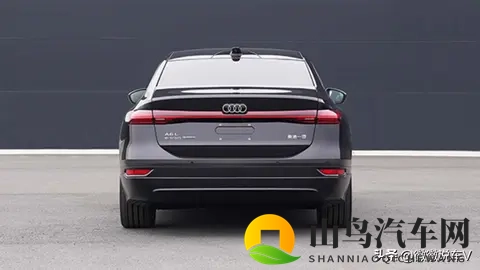 奥迪A6纯电轿车，搭载宁德时代电池，最高时速200公里，两款中网-3