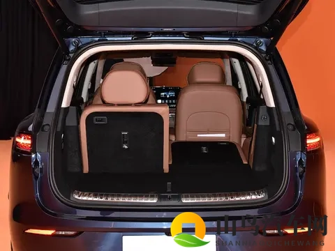 东风造了台“库里南”，配华为“全家桶”+三腔空悬，外观很霸气-3