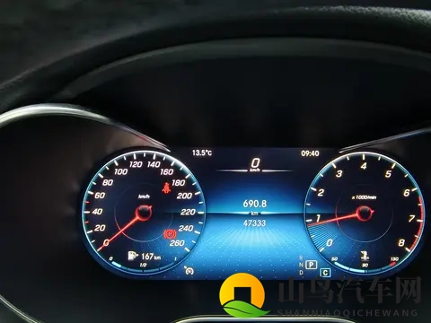 15万内拿下红色奔驰C级，2021年一手准新车，都市丽人的优雅之选-2