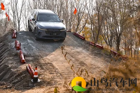 叶钊羽毛球运动员为什么没有消息：羽毛球名将叶钊近况不明，外界关注持续升温-2