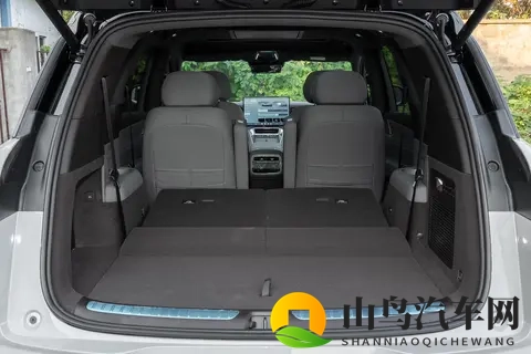 比亚迪又出狠货，腾势N8L大六座SUV，豪华又实用，值得拥有!-3