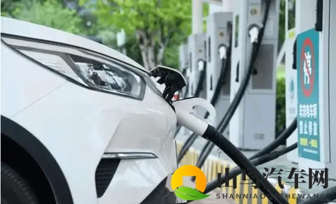 电车来势汹汹，加油站会变成“古董店”？油车：我还能再战五百年-2