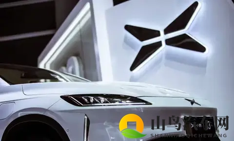 89万买飞行汽车！何小鹏掀桌子：AI才是王炸，五强之争已无退路？-3