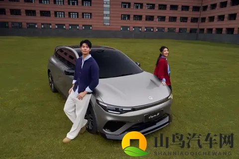 15万内没有竞品，零跑Lafa5来袭，预售才1058万起-2