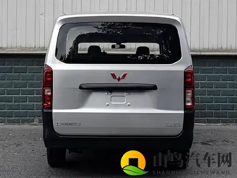 全新五菱荣光EV申报图曝光，造型更硬朗，5_7座可选-2