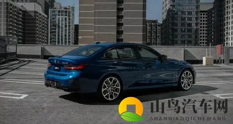 宝马3系五十周年纪念版，它不是车，是德国人写的半世纪情书-1