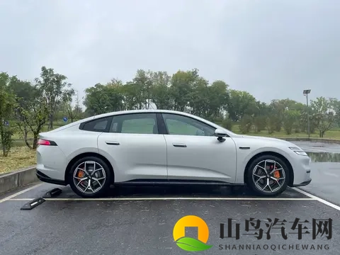 “超配”+“超值” 长安启源A06上市,售1099万起-2