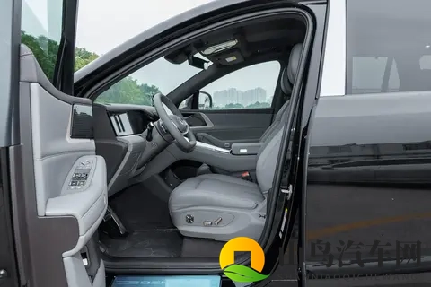 一车搞定三代出行?腾势 N8L DM 核心卖点全拆解-2