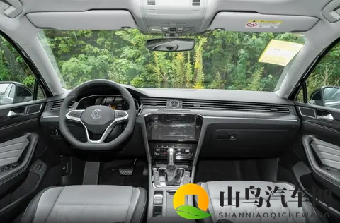 大众不得不放下尊严！迈腾直降62万元，一个月卖17613台-2