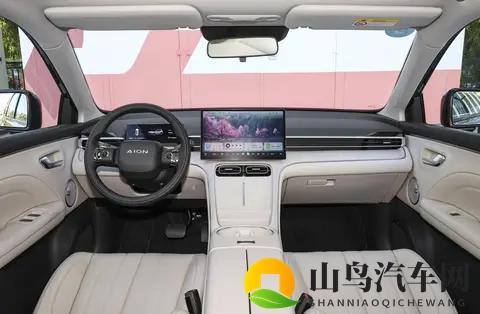 1198万起！埃安AION I60卷向混动：纯电_增程双选 综合续航1240km-3